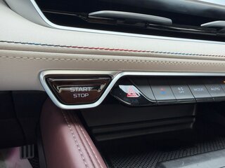 2023 Geely Monjaro I, белый, 3150000 рублей, вид 2