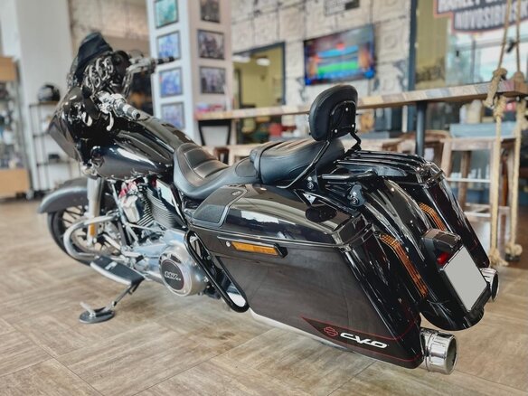 2019 Harley-Davidson CVO Street Glide, серый, 3050000 рублей - вид 7