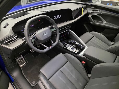 2026 Audi Q5 45 TFSI III (GU), чёрный, 9413940 рублей, вид 5