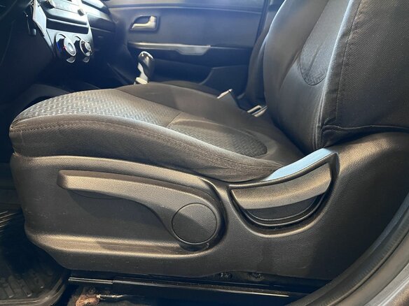 2012 Kia Rio III, серый, 600000 рублей - вид 32