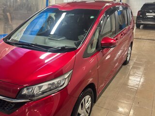 2020 Honda Freed II Рестайлинг, красный, 1690000 рублей, вид 2