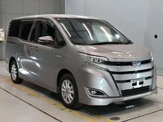 2017 Toyota Noah III (R80) Рестайлинг, серебристый, 1625000 рублей, вид 5