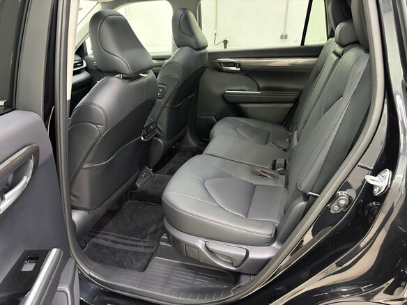 2025 Toyota Highlander IV (XU70), чёрный, 5350000 рублей - вид 16