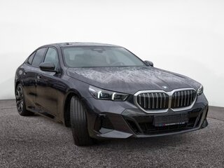 2025 BMW 5 серии 540d xDrive VIII (G60/G61/G68), чёрный, 9800000 рублей, вид 2