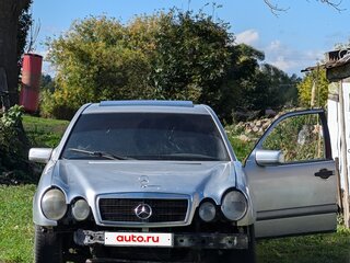 1996 Mercedes-Benz E-Класс 230 II (W210, S210), серебристый, 150000 рублей, вид 3