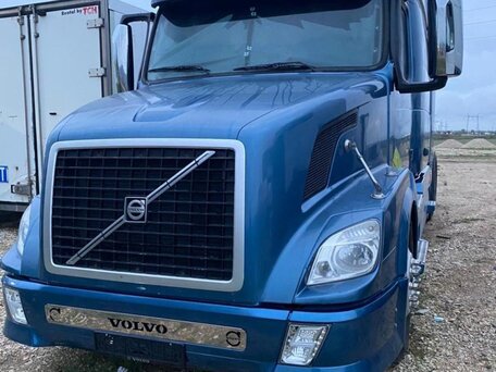 2009 Volvo NH, синий, 5500000 рублей, вид 1