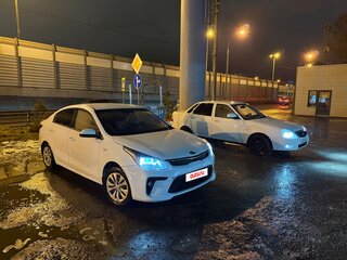 2017 Kia Rio IV, белый, 850000 рублей, вид 1