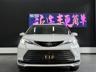 2024 Toyota Sienna IV, белый, 7000000 рублей, вид 2