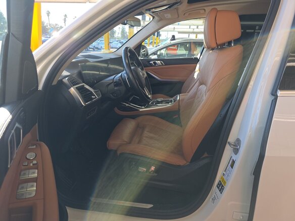 2024 BMW X7 40i I (G07) Рестайлинг, белый, 10470000 рублей - вид 6
