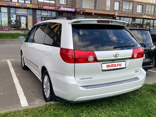2007 Toyota Sienna II Рестайлинг, белый, 1450000 рублей, вид 3