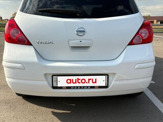 2011 Nissan Tiida I Рестайлинг, белый, 895000 рублей, вид 3