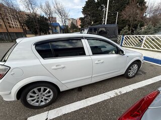 2013 Opel Astra H Рестайлинг, белый, 600000 рублей, вид 4