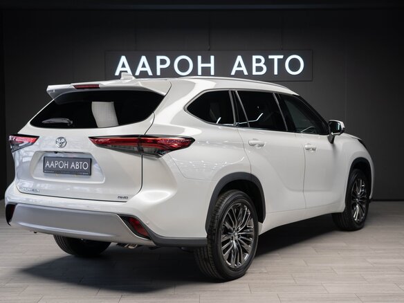 2025 Toyota Highlander IV (XU70), белый - вид 2