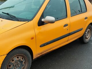 2001 Renault Clio II, жёлтый, 160000 рублей, вид 4