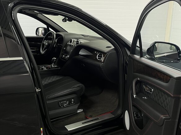 2017 Bentley Bentayga I, чёрный - вид 26
