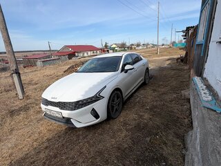 2021 Kia K5 III, белый, 2150000 рублей, вид 1