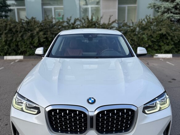 2021 BMW X4 20i II (G02) Рестайлинг, белый, 4500000 рублей - вид 3
