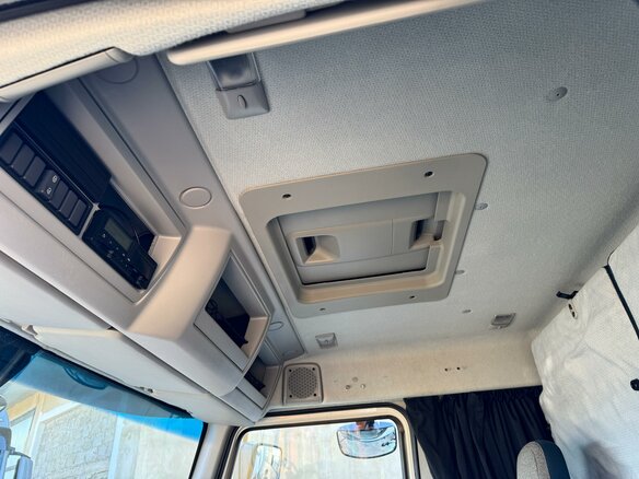 2014 Volvo FL, белый, 4000000 рублей - вид 17