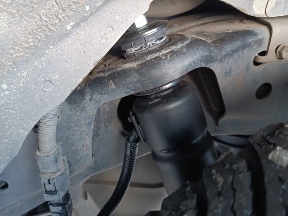 2010 Toyota Land Cruiser Prado 150 Series, золотистый, 2740000 рублей - вид 25