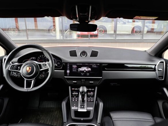 2019 Porsche Cayenne Coupé III, оранжевый, 8500000 рублей - вид 9
