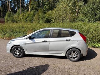 2011 Hyundai Solaris I, серебристый, 400000 рублей, вид 3