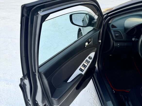 2015 Hyundai Solaris I Рестайлинг, серый, 970000 рублей - вид 19