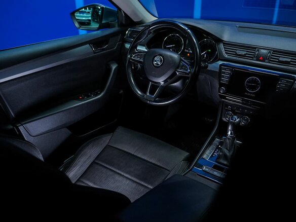 2016 Skoda Superb III, серый, 1400000 рублей - вид 25