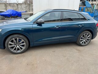 2019 Audi Q8 55 TFSI I (4M), синий, 5200000 рублей, вид 3