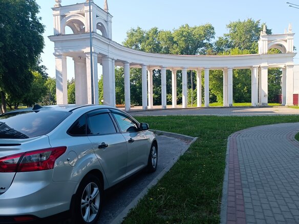2011 Ford Focus III, серебристый, 800000 рублей