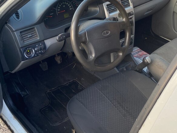 2010 Lada (ВАЗ) Priora I, белый, 235000 рублей - вид 3