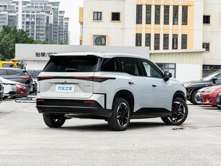 2026 Toyota bZ3X 58.3 kWh, серебристый, 2630003 рублей, вид 5