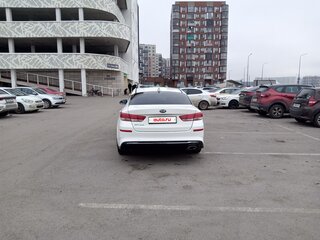 2020 Kia Optima IV Рестайлинг, белый, 1200000 рублей, вид 2