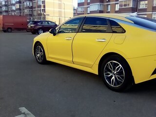 2021 Kia K5 III, жёлтый, 1700000 рублей, вид 3