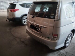 2011 Toyota ISis I Рестайлинг, серебристый, 1375000 рублей, вид 5