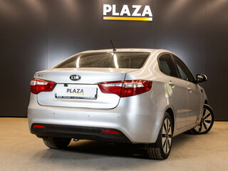 2013 Kia Rio 4-speed III, серебристый, 730000 рублей, вид 4