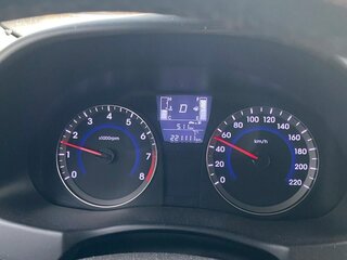 2015 Hyundai Solaris I Рестайлинг, серебристый, 1000000 рублей, вид 4