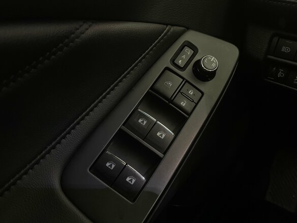 2022 Toyota Avalon V, чёрный, 3000000 рублей - вид 20