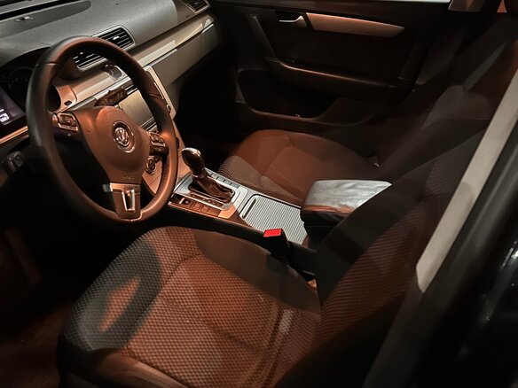 2012 Volkswagen Passat B7, чёрный, 1050000 рублей - вид 9