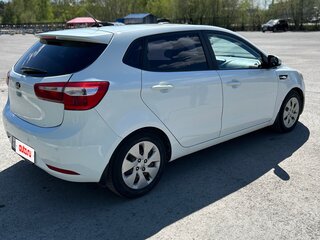 2014 Kia Rio III, белый, 680000 рублей, вид 4