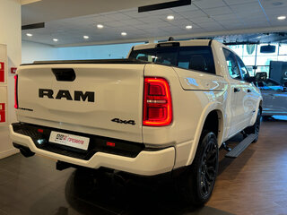 2025 Ram 1500 Crew Cab V Рестайлинг, белый, 9400000 рублей, вид 4