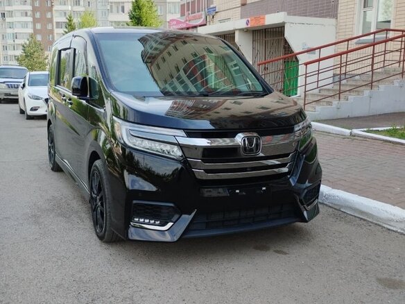 2020 Honda Stepwgn Spada V Рестайлинг, чёрный, 3100000 рублей