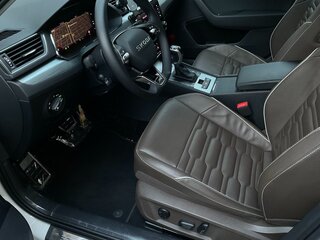 2021 Skoda Superb III Рестайлинг, белый, 3500000 рублей, вид 5