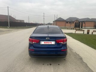 2015 Kia Rio 6-speed III, синий, 900000 рублей, вид 3