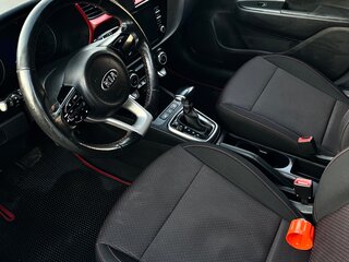 2021 Kia Rio IV Рестайлинг, белый, 1550000 рублей, вид 5