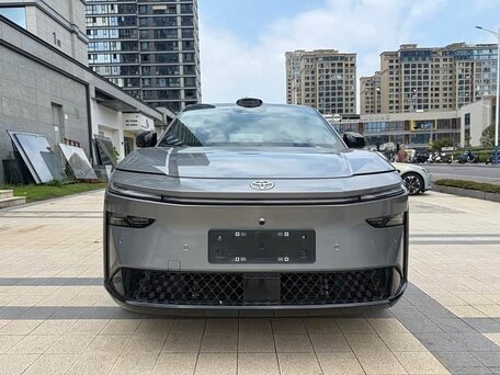2026 Toyota bZ3X 58.3 kWh, серый, 2680000 рублей, вид 2