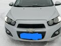 2012 Chevrolet Aveo II, серебристый, 650000 рублей - вид 1