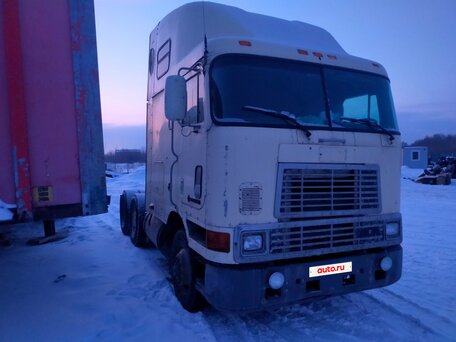 1999 International 9000 Series, бежевый, 520000 рублей, вид 1