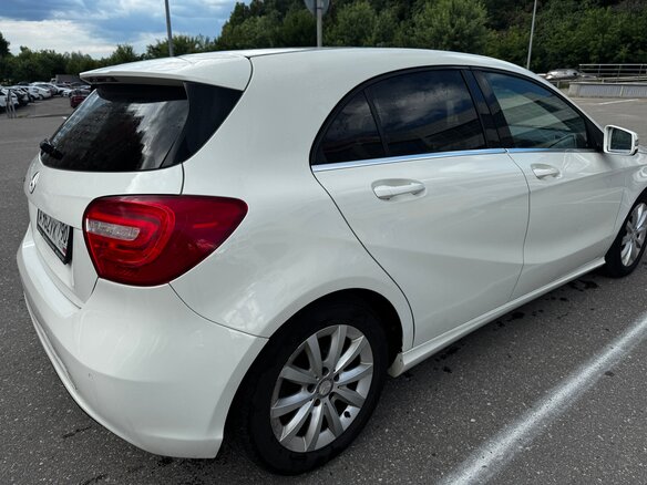 2013 Mercedes-Benz A-Класс 180 III (W176), белый - вид 4