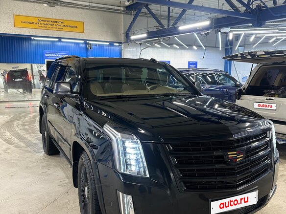 2017 Cadillac Escalade IV, чёрный, 4990000 рублей - вид 8