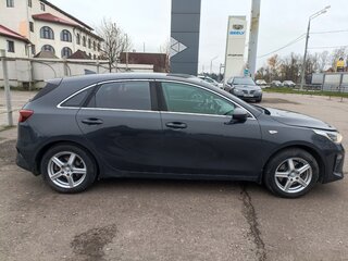 2018 Kia Ceed III, серый, 1600000 рублей, вид 3